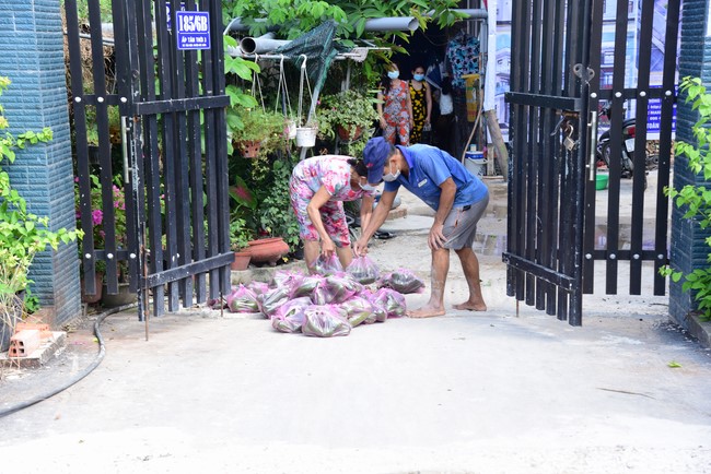 Continuing to support people in need in the Covid-19 pandemic of Hoang Phap Pagoda (series 4)